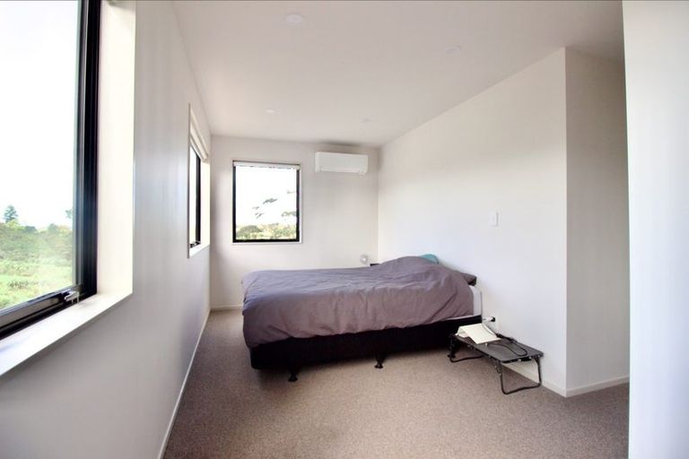 Photo of property in 15 Longshore Drive, Long Bay, Auckland, 0630