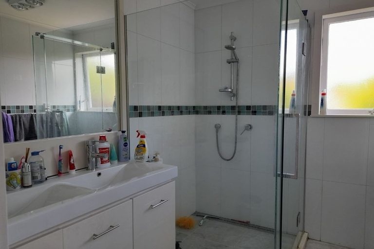 Photo of property in 13 Evans Road, Glen Eden, Auckland, 0602