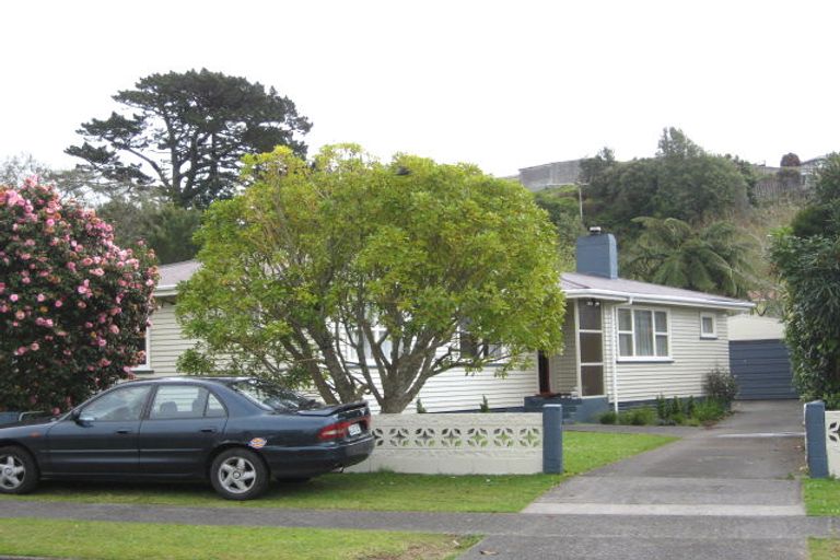 Photo of property in 20 Oranga Street, Marfell, New Plymouth, 4310