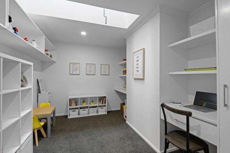 Photo of property in 25 Holbrook Way, Westmorland, Christchurch, 8025