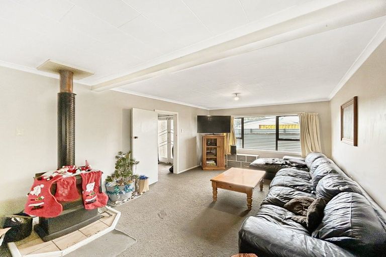 Photo of property in 11 Charles Street, Grasmere, Invercargill, 9810
