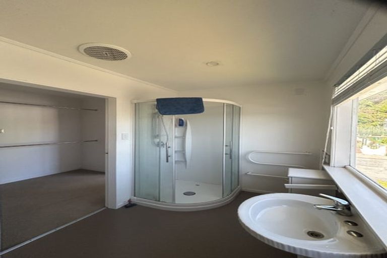 Photo of property in 2 Foyle Street, Island Bay, Wellington, 6023