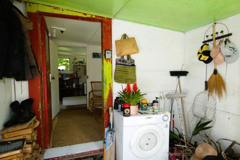 Photo of property in 72 Snodgrass Road, Westport, 7892