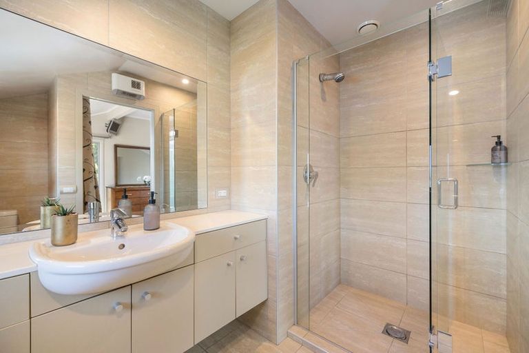 Photo of property in 6a Lancewood Lane, Queenstown, 9300