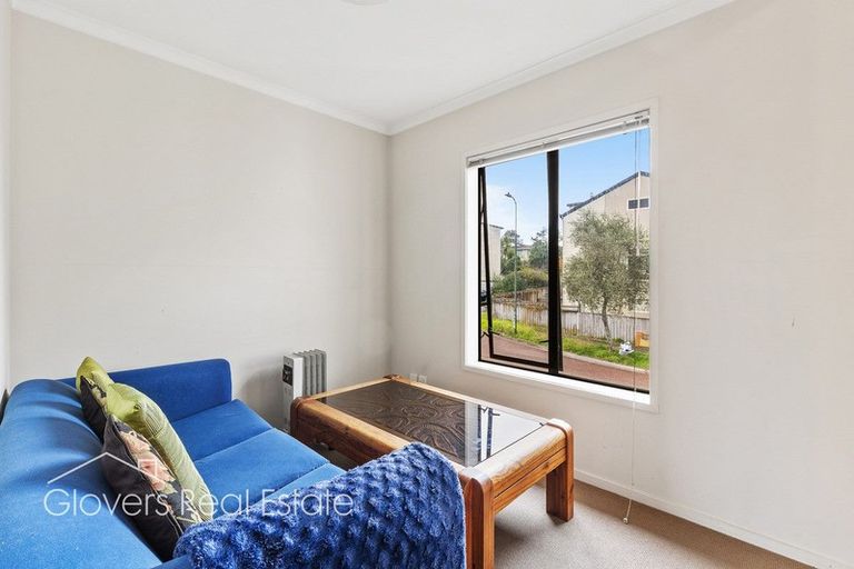 Photo of property in 62 Verdale Circle, Glen Eden, Auckland, 0602