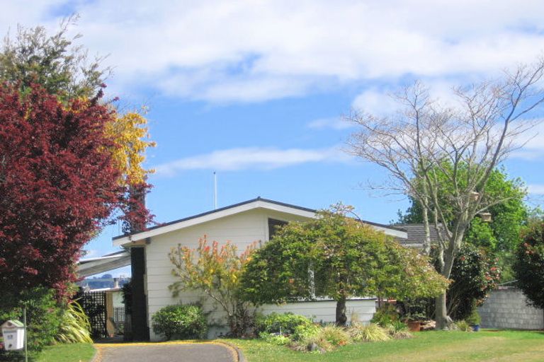 Photo of property in 17 Richmond Avenue, Richmond Heights, Taupo, 3330