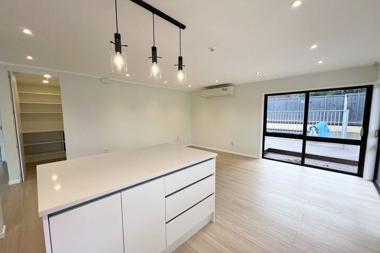 Photo of property in 3 Mimosa Place, Half Moon Bay, Auckland, 2012