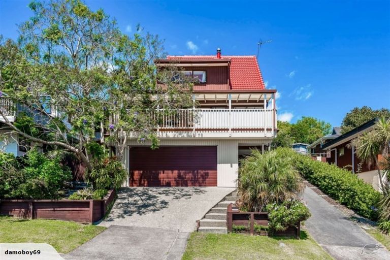 Photo of property in 1/3 Lynngate Place, Hillcrest, Auckland, 0627