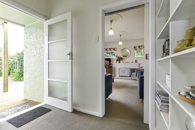 Photo of property in 11 Elizabeth Place, Clive, 4102