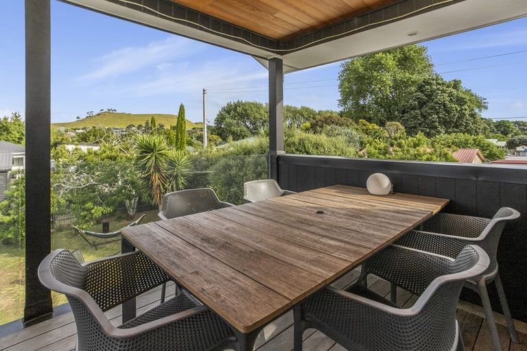 Photo of property in 18 House Avenue, Mangere Bridge, Auckland, 2022