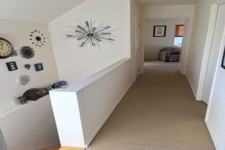 Photo of property in 2/22 Tree View Avenue, Glenfield, Auckland, 0629