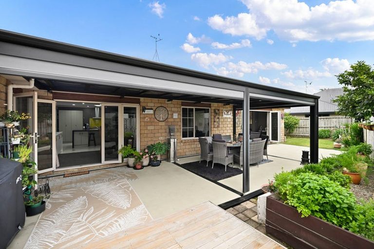Photo of property in 9 Roderick Place, Rototuna, Hamilton, 3210