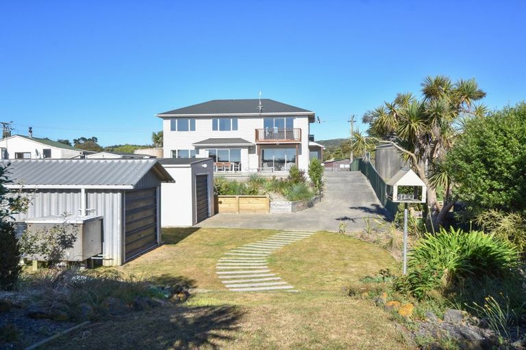 Photo of property in 17 Palmer Place, Taieri Beach, Taieri Mouth, 9091