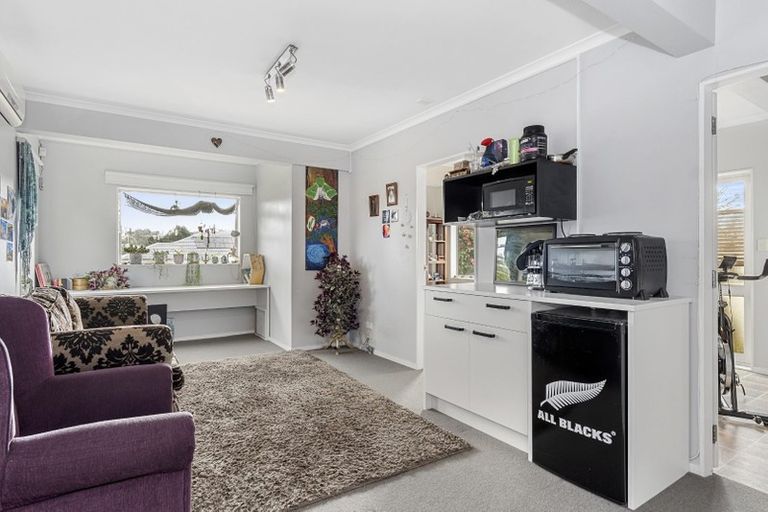 Photo of property in 30 Little John Drive, Bellevue, Tauranga, 3110