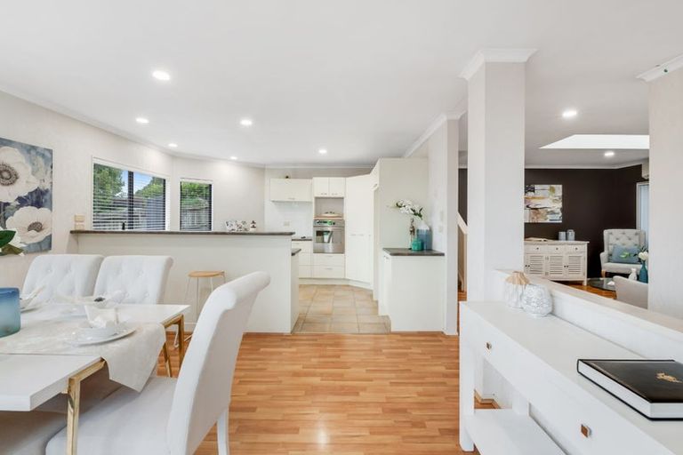 Photo of property in 17 Jacanas Place, Unsworth Heights, Auckland, 0632