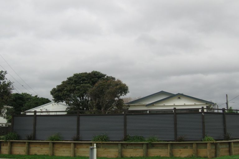 Photo of property in 65 Seaview Road, Paraparaumu Beach, Paraparaumu, 5032