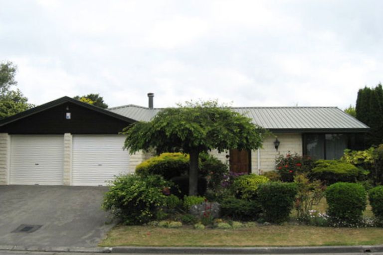 Photo of property in 21 Felstead Place, Avonhead, Christchurch, 8042