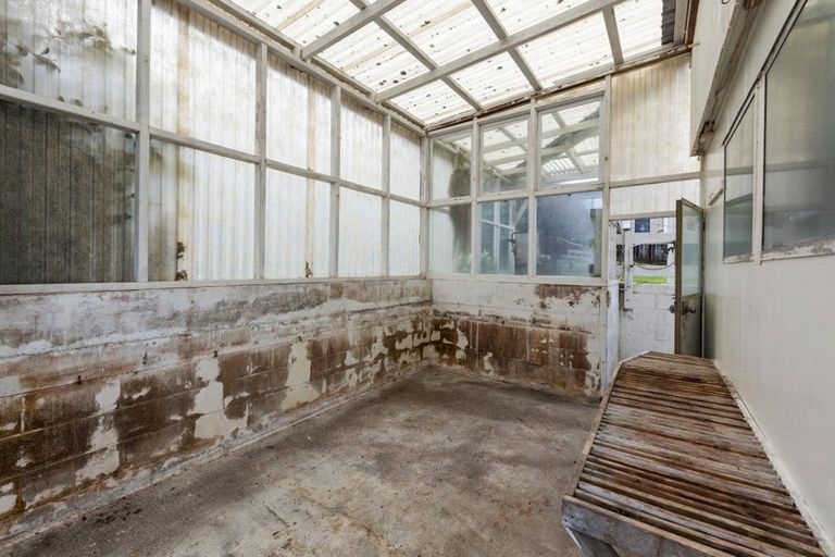 Photo of property in 34 Bucklands Beach Road, Bucklands Beach, Auckland, 2012