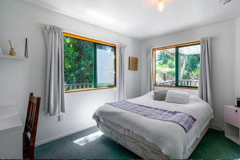 Photo of property in 86 Wood Bay Road, Titirangi, Auckland, 0604