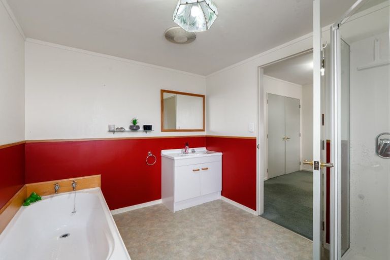 Photo of property in 60 Molyneux Close, Whitby, Porirua, 5024