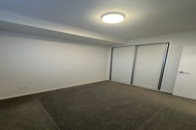 Photo of property in 27 Manarini Road, Westgate, Auckland, 0614