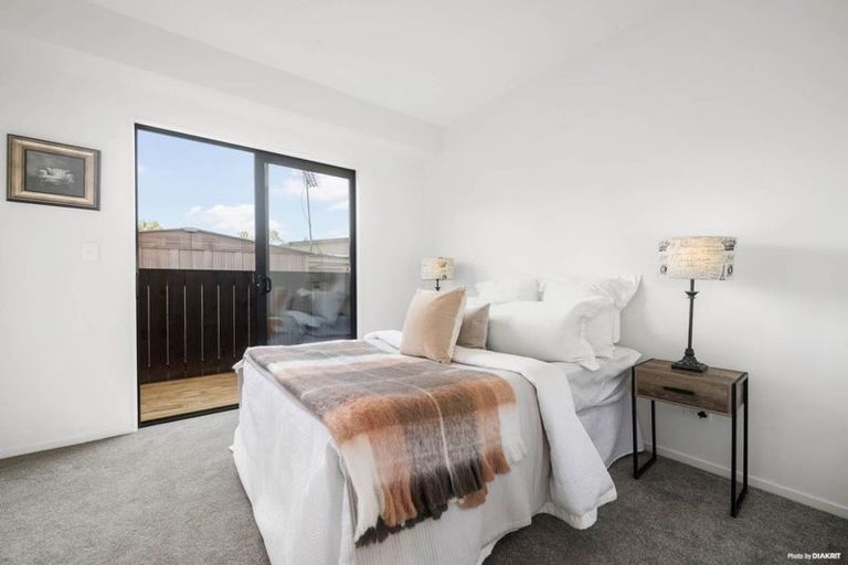 Photo of property in 2/46 Jillian Drive, Ranui, Auckland, 0612