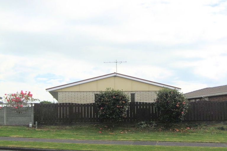 Photo of property in 34 Wesley Avenue, Frankleigh Park, New Plymouth, 4310