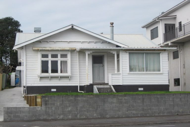 Photo of property in 144 Molesworth Street, New Plymouth, 4312
