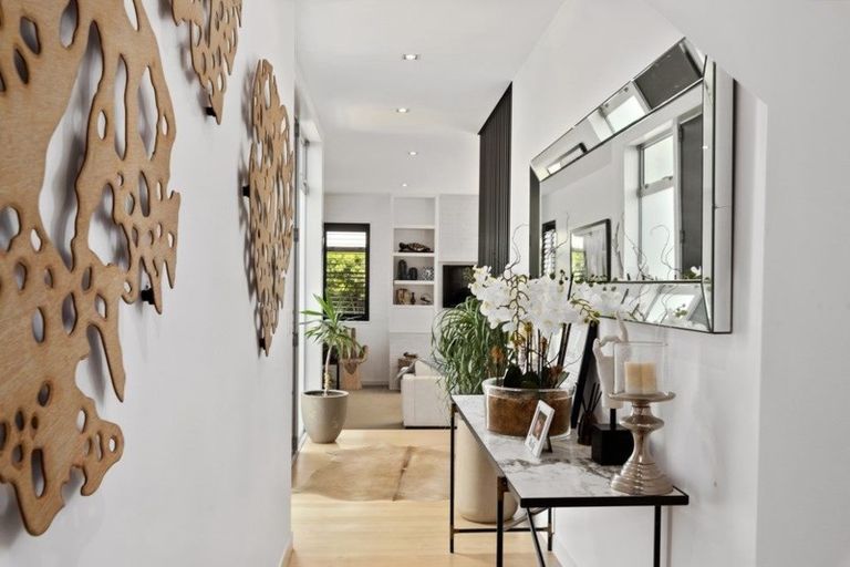 Photo of property in 8 Sylvan Park Avenue, Milford, Auckland, 0620