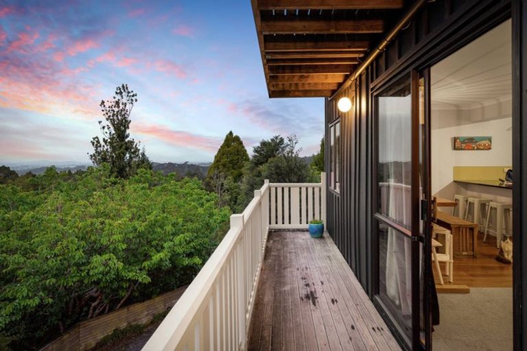 Photo of property in 136 Mountain Road, Henderson Valley, Auckland, 0612