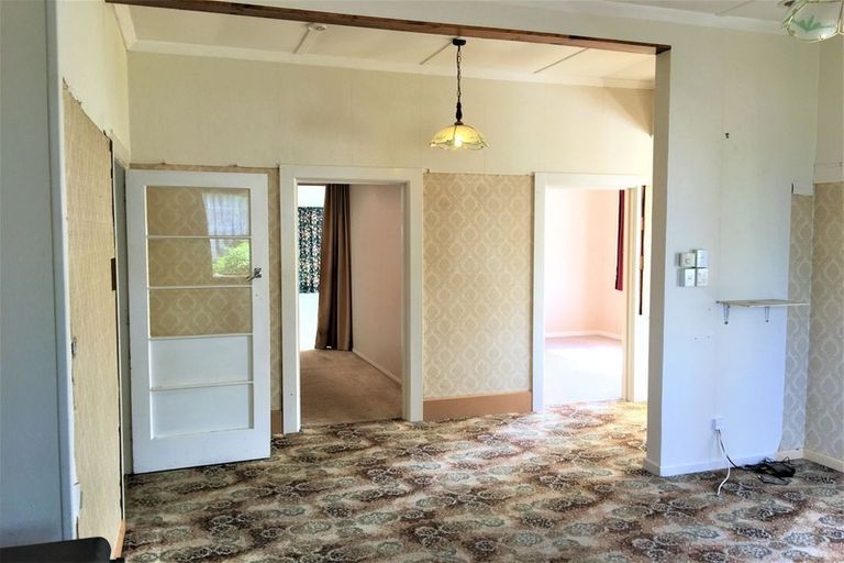 Photo of property in 83 Main Road, Clinton, 9534