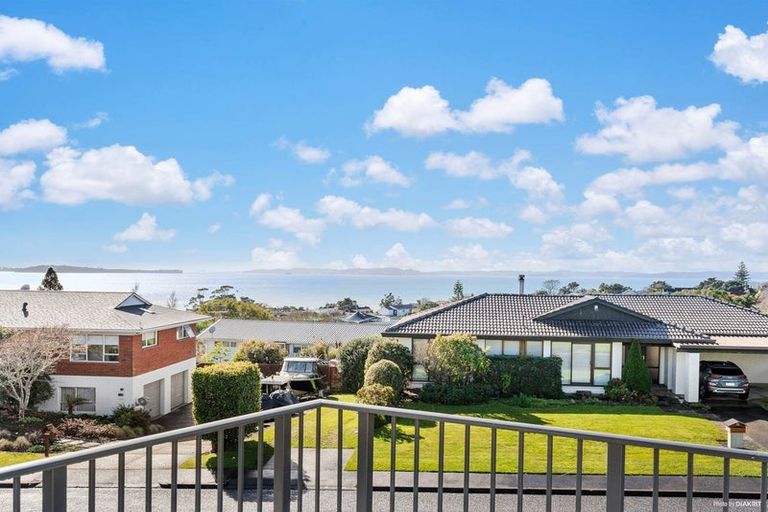 Photo of property in 16 Paisley Street, Mellons Bay, Auckland, 2014