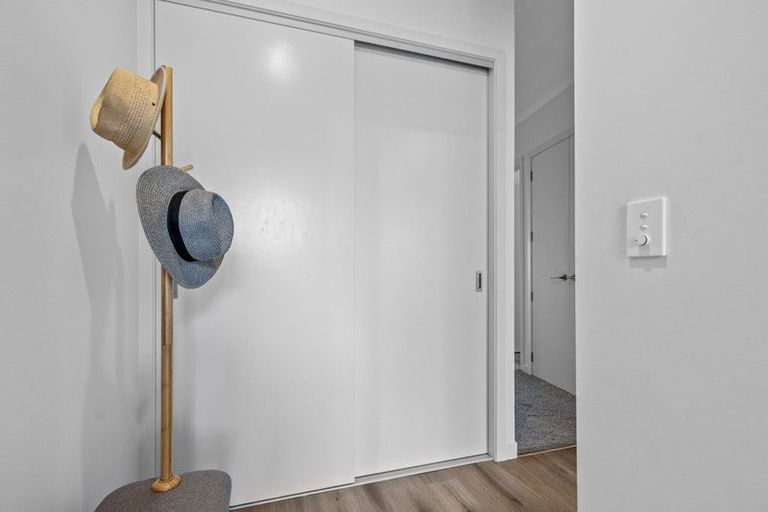 Photo of property in 3/1 Genevieve Lane, Hobsonville, Auckland, 0616