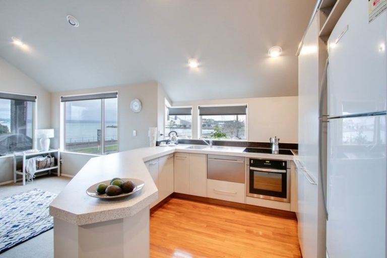 Photo of property in 7 Breakwater Road, Bluff Hill, Napier, 4110