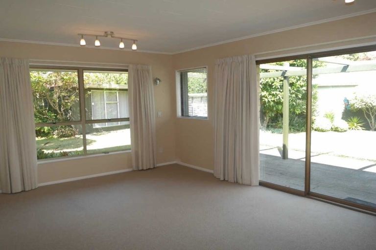 Photo of property in 9 Alexander Street, Waikanae, 5036