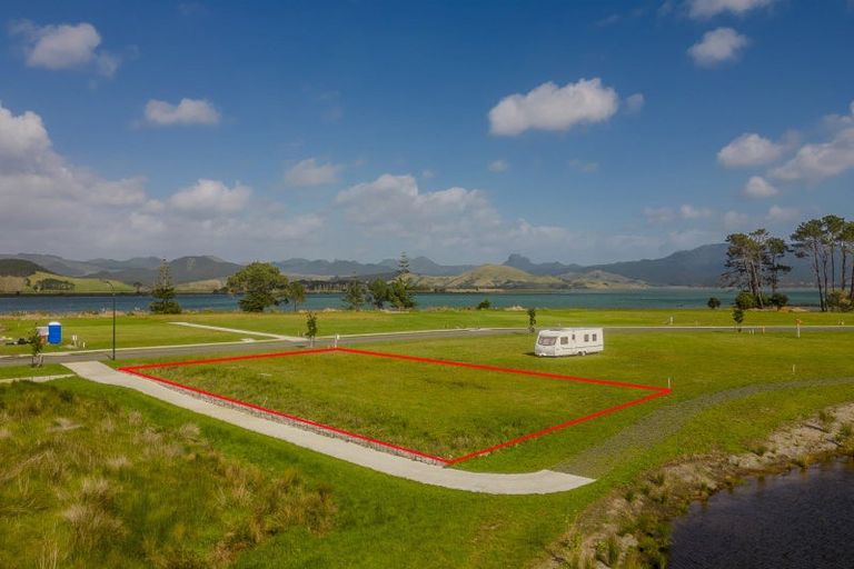 Photo of property in 13 Taniwha Place, Matarangi, 3592
