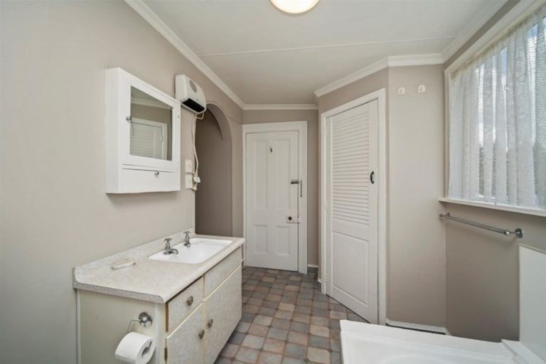 Photo of property in 39 Celia Street, Stratford, 4332