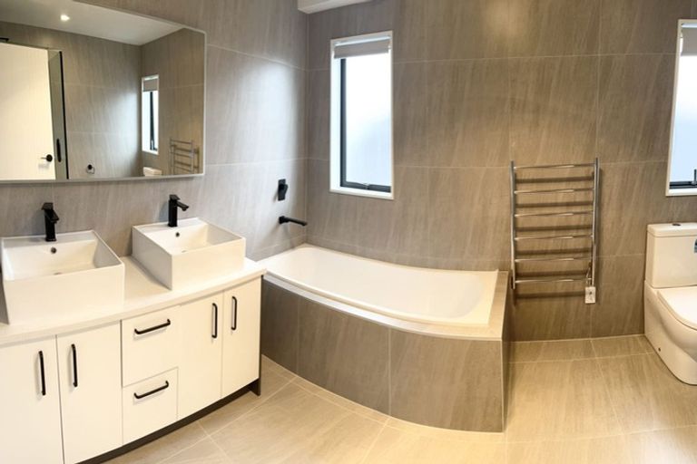 Photo of property in 14 Kairakau Street, Takanini, 2110