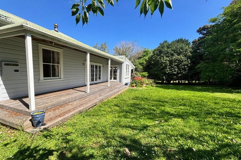Photo of property in 37 Smalley Road, Glenbrook, Waiuku, 2681