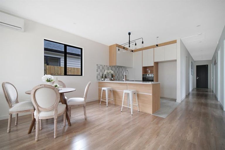 Photo of property in 32 Hari Road, Karaka, 2113