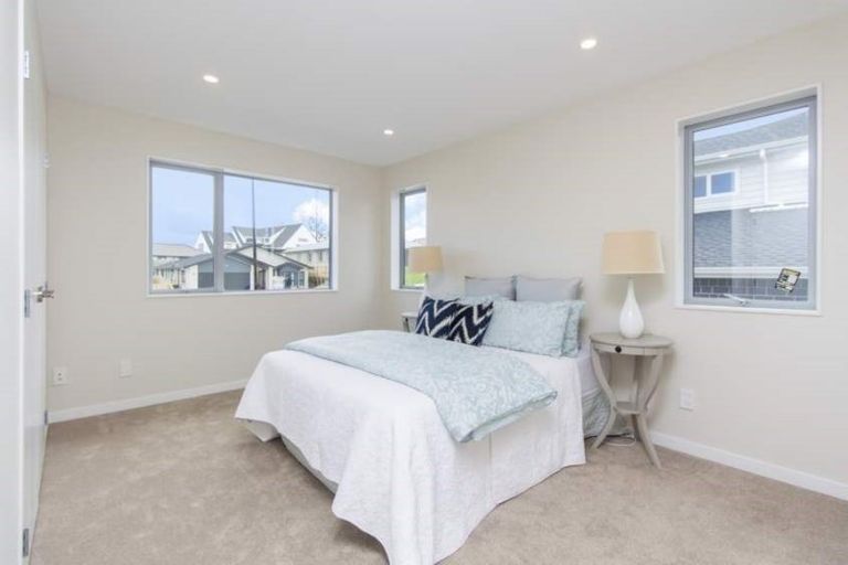 Photo of property in 11 Regis Park Drive, Pukekohe, 2120
