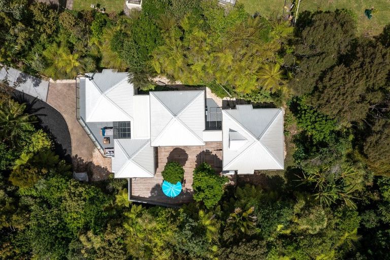 Photo of property in 38 Glenelg Road, Red Beach, 0932