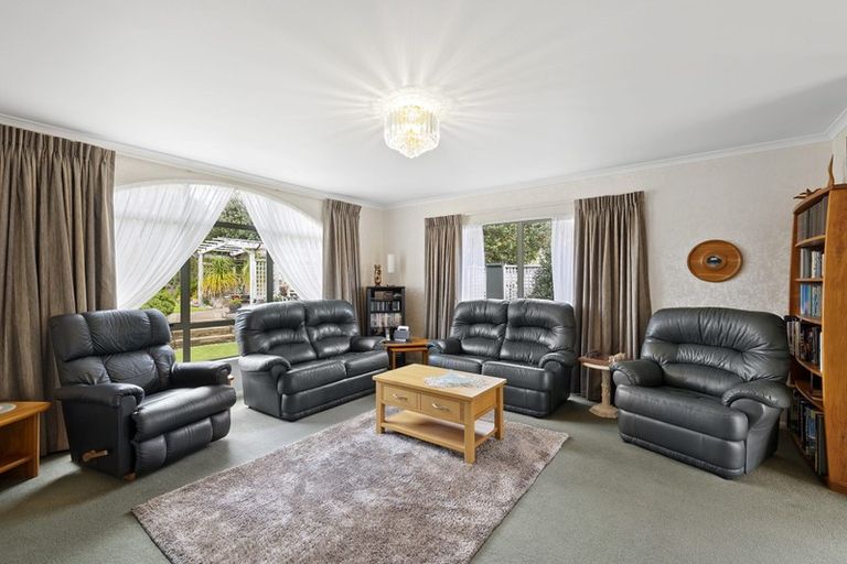 Photo of property in 14 Shelter Grove, Frankleigh Park, New Plymouth, 4310
