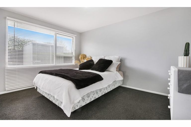 Photo of property in 1/6 Jade Place, Parklands, Christchurch, 8083