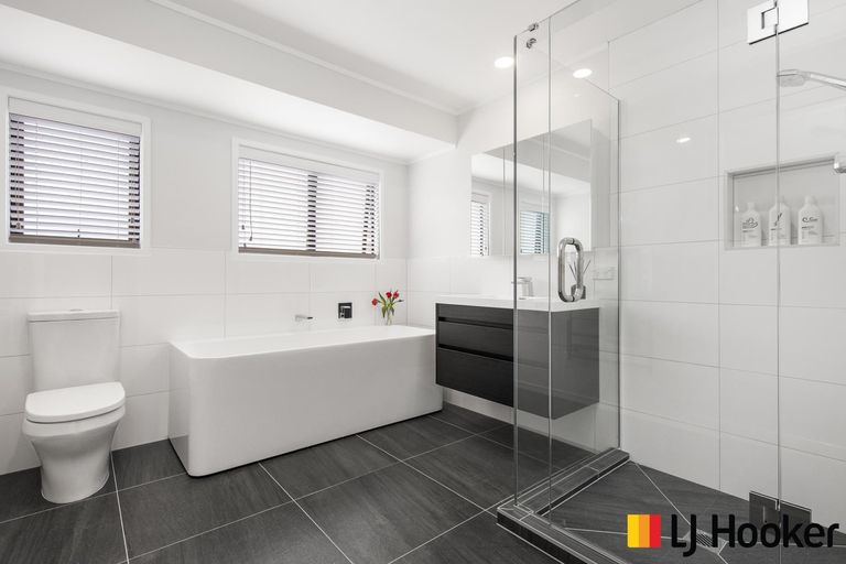 Photo of property in 21 St Annes Crescent, Wattle Downs, Auckland, 2103