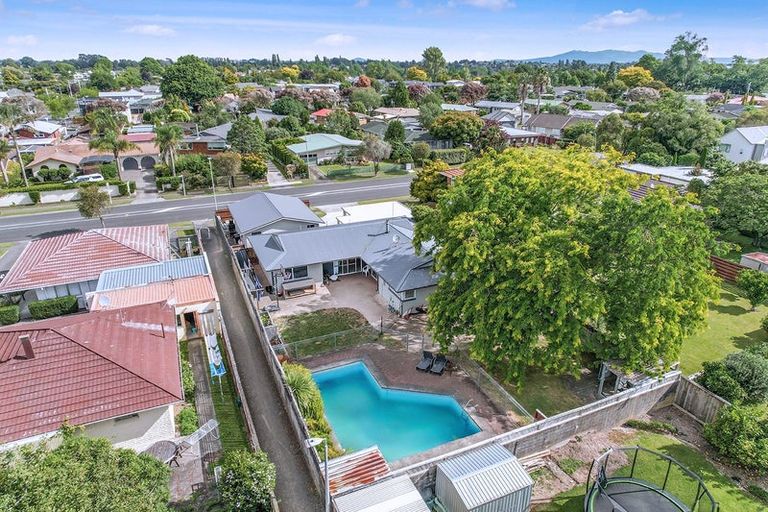 Photo of property in 27 Glen Lynne Avenue, Queenwood, Hamilton, 3210