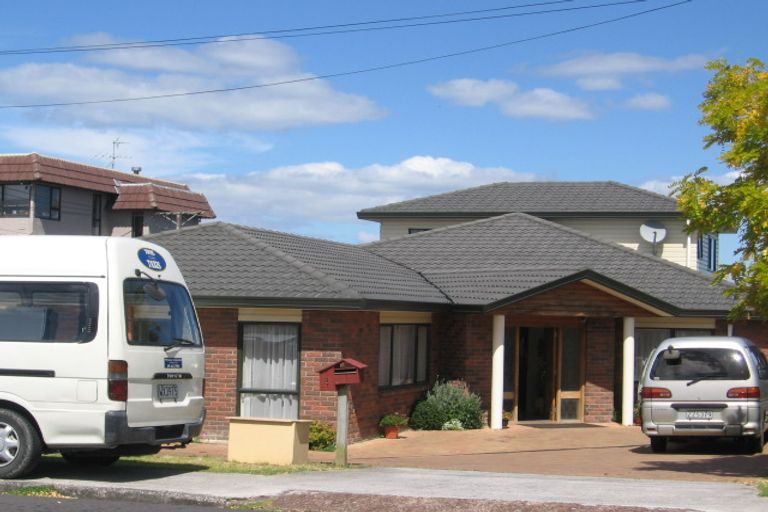 Photo of property in 8 Knights Road, Rothesay Bay, Auckland, 0630