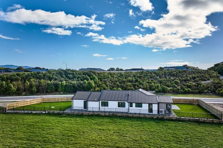 Photo of property in 100 Waipunahau Road, Waikanae, 5036