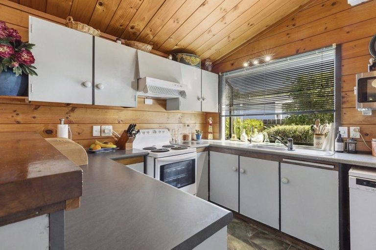 Photo of property in 28 John Witton Drive, Crofton Downs, Wellington, 6035