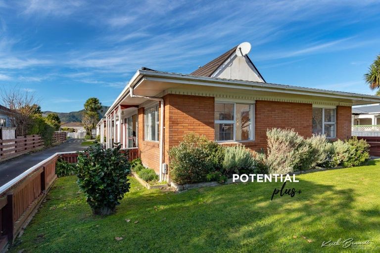 Photo of property in 4/14 Fuller Grove, Woburn, Lower Hutt, 5010